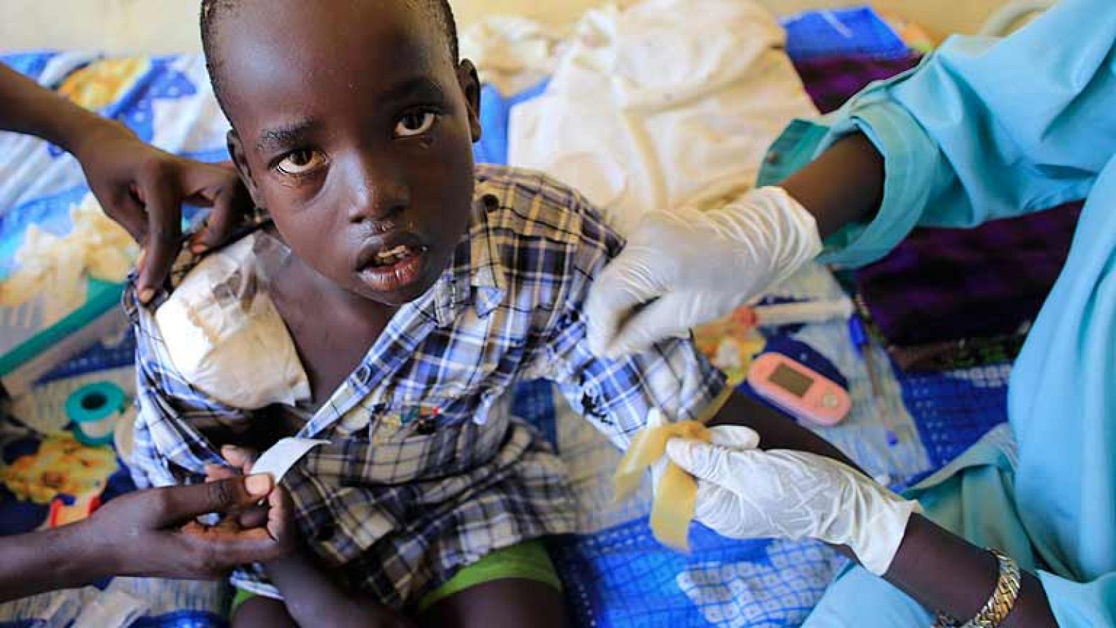 Miles de personas huyen de los combates en Sudán del Sur