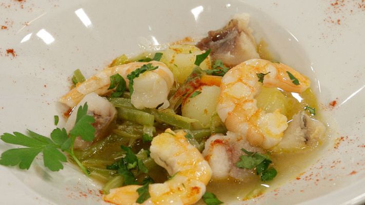  - Sopa de verduras y rape