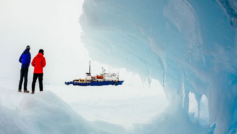 74 personas esperan a ser rescatadas en la Antártida desde hace más de una semana