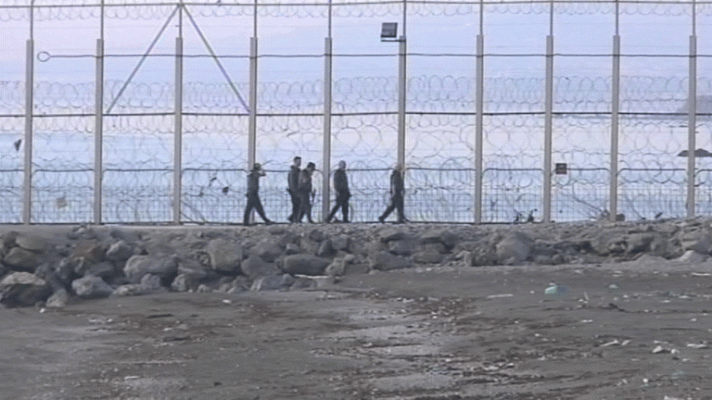 Telediario 1 - Intento de entrada ilegal en Ceuta