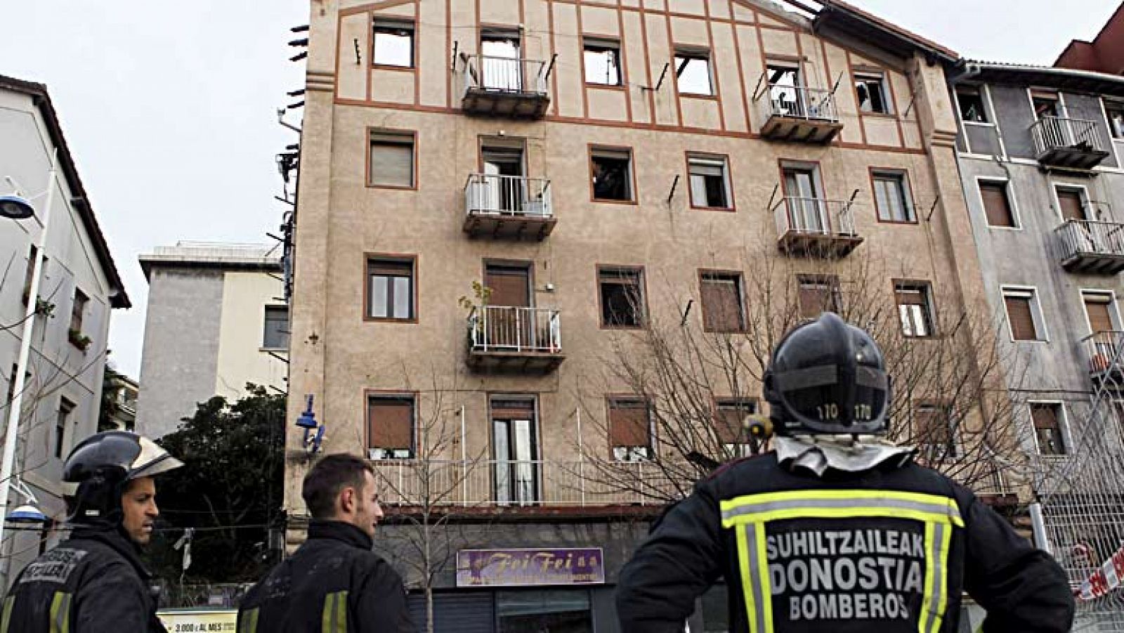  Un hombre muerto en Albacete al quemarse su chabola y un total de catorce personas heridas o intoxicadas, una de ellas grave, es el balance de los ocho incendios ocurridos en casas de diversas localidades españolas en las últimas 24 horas.