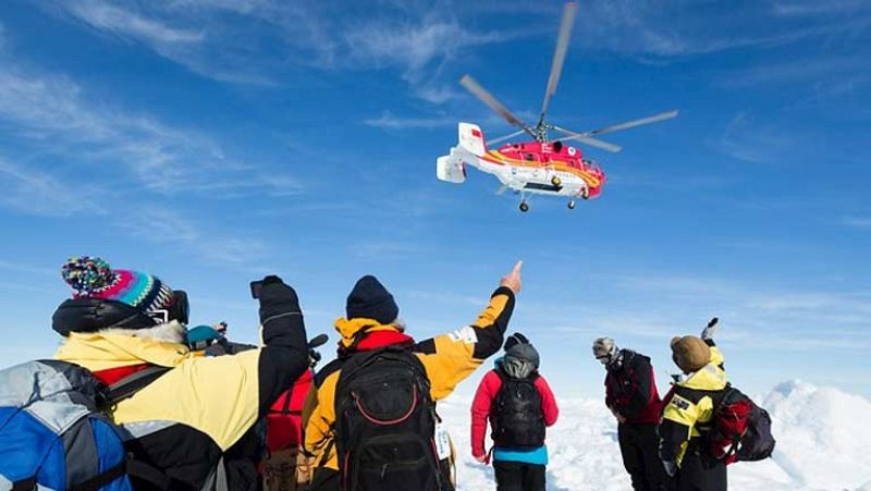 Rescatados todos los pasajeros atrapados durante casi diez días en la Antártida