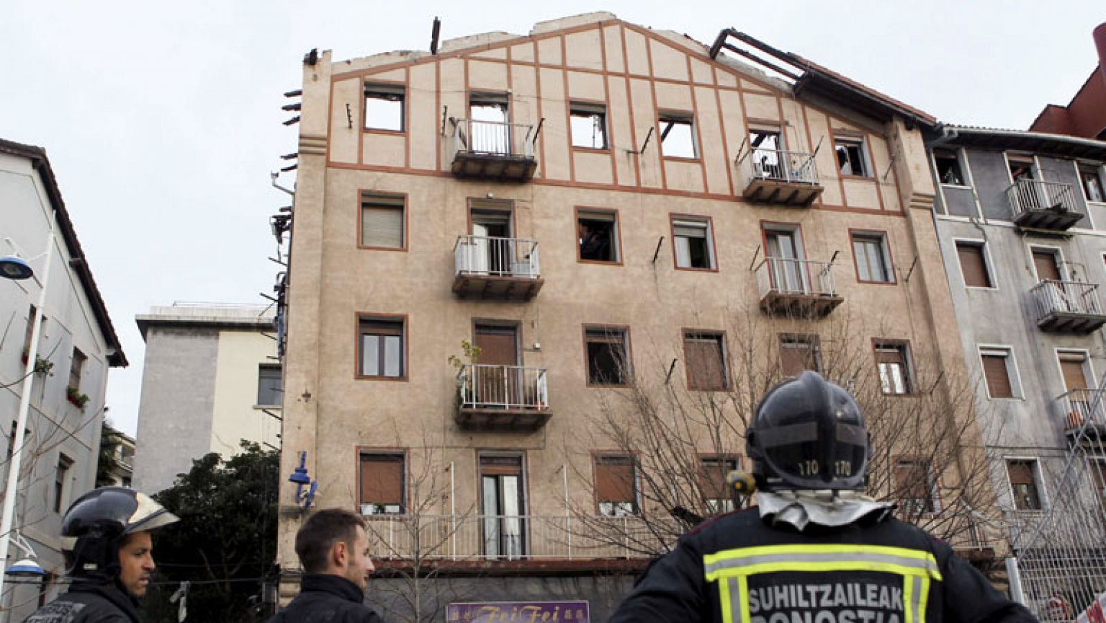 El Gobierno vasco ofrece viviendas sociales para los afectados en el incendio de Pasaia