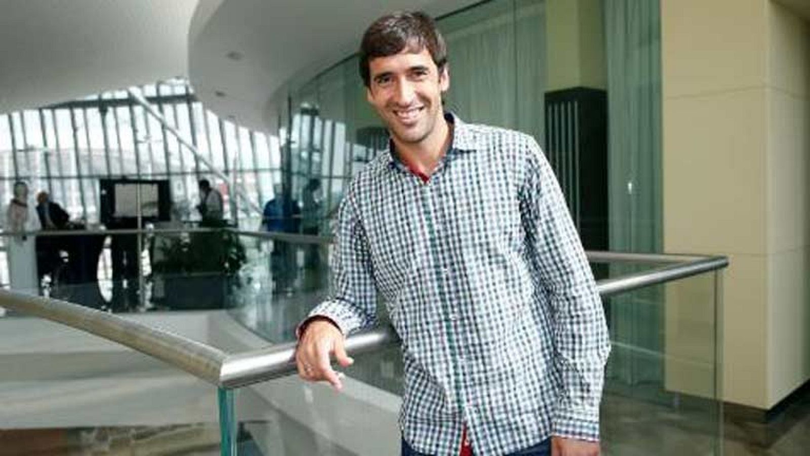 El delantero Raúl González, ha visitado en Doha a sus excompañeros del Real Madrid y afirmó que el equipo blanco "es superior al Schalke 04, pero hay que tener siempre cuidado con los equipos alemanes porque pelean y luchan hasta el final", en refere