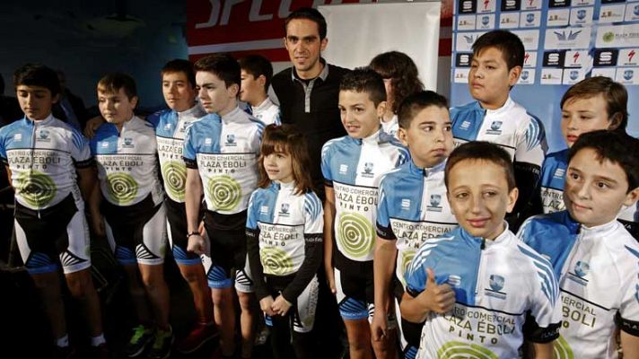 Contador presenta su escuela de ciclismo para niños