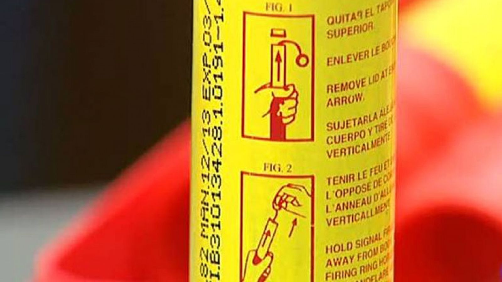 El uso de bengalas es obligatorio en barcos y está muy extendido por diversión en fiestas