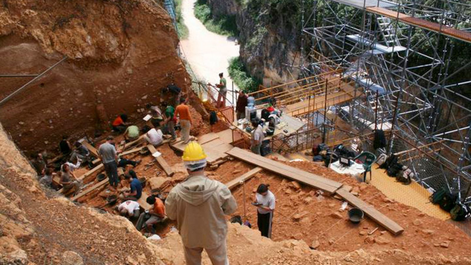 Telediario 1: Atapuerca ha proporcionado a la Antropología más fósiles humanos que ningún otro emplazamiento en el mundo | RTVE Play