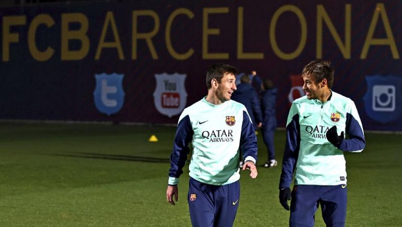 El jugador argentino del FC Barcelona Lionel Messi se ha  ejercitado este jueves con el resto de sus compañeros en la Ciudad  Deportiva de Sant Joan Despí para preparar el partido de Liga de este  fin de semana, que mide a los culés con el Elche. 