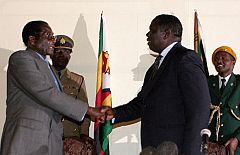 Gobierno y oposición firman un acuerdo  en Zimbabue