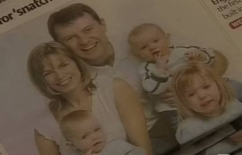 Madeleine, junto a sus padres y sus hermanos, en una fotografía difundida por la prensa.