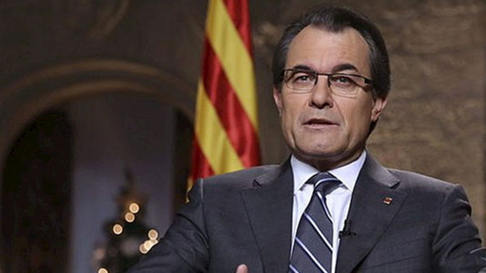 El Gobierno alemán asegura que la carta del presidente catalán Artur Mas, remitida a los líderes de la UE para pedir apoyo en la consulta soberanista, no les ha lelgado. Su viceportavoz, Georg Streiter, asegura que en cualquier caso su respuesta sería que se trata de un "asunto interno español". 
 