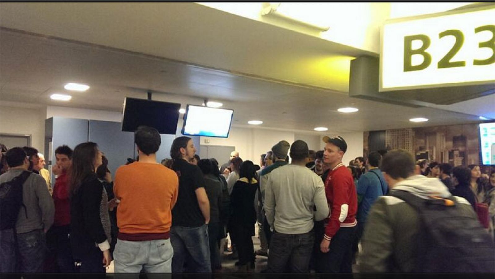 Despega el vuelo de Air Europa que había dejado en tierra a cerca de 300 españoles en Nueva York - Informativo 24h | Ver