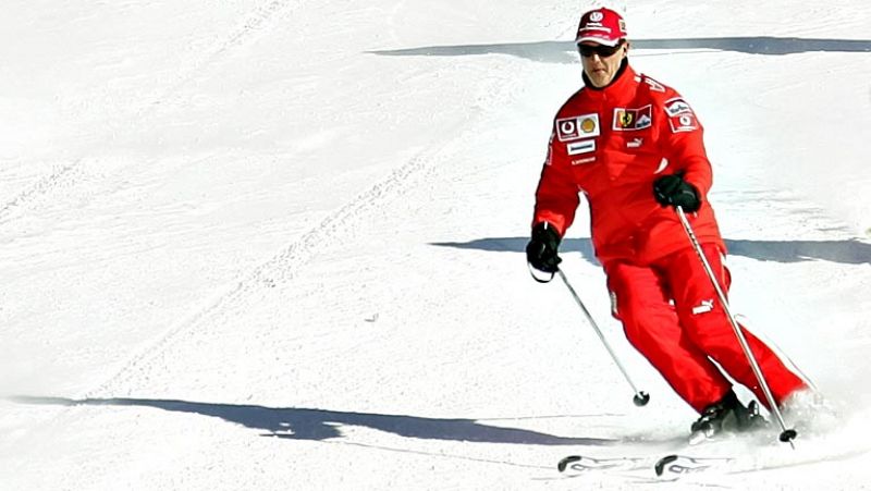 El excampeón de Fórmula Uno Michael Schumacher esquiaba a una velocidad "normal" pero lo hacía fuera de unas pistas que estaban bien balizadas, cuando sufrió el pasado 29 de diciembre el accidente que lo mantiene en estado crítico, según la versión d