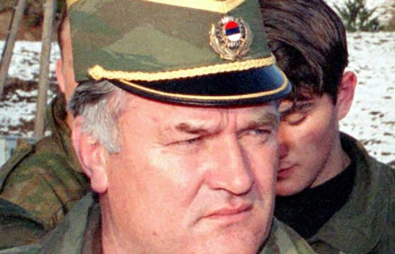  La guerra de Bosnia duró tres años y enfrentó a serbios, croatas y musulanes...Y durante todos los días de esos tres años se cometieron muchas atrocidades. 