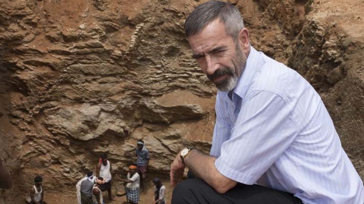 Telediario 1 - La reina Doña Sofía asistirá al preestreno de Vicente Ferrer