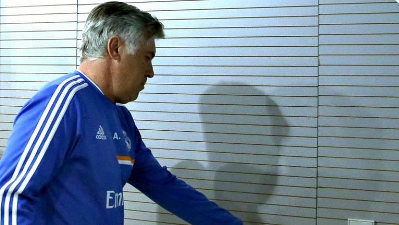 El entrenador del Real Madrid, Carlo Ancelotti, ha pedido "creer"  a Angel di María, quien negó haber realizado ningún gesto obsceno  hacia la afición del Santiago Bernabéu, y se ha mostrado esperanzado  en que el atacante argentino "no tenga problem