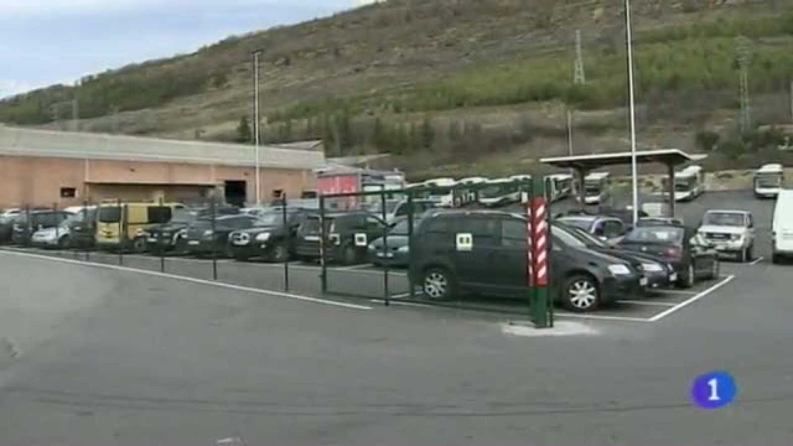    La plantilla de TCC vota hoy si continúa con la huelga en el transporte urbano comarcal de Pamplona. El Gobierno de Navarra, insta a los parlamentarios a que cumplan con la ley de transparencia y publiquen sus patrimonios.  Los recortes no afectarán en Navarra a la atención a las personas con discapacidad. Osasuna presenta a su nuevo jugador Cristian Lobato - 08/01/2014