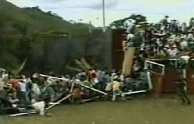  - Una grada se hunde en Colombia