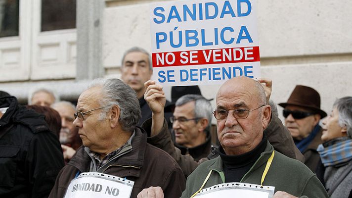 La privatización de la gestión de los hospitales de Madrid sigue en suspenso