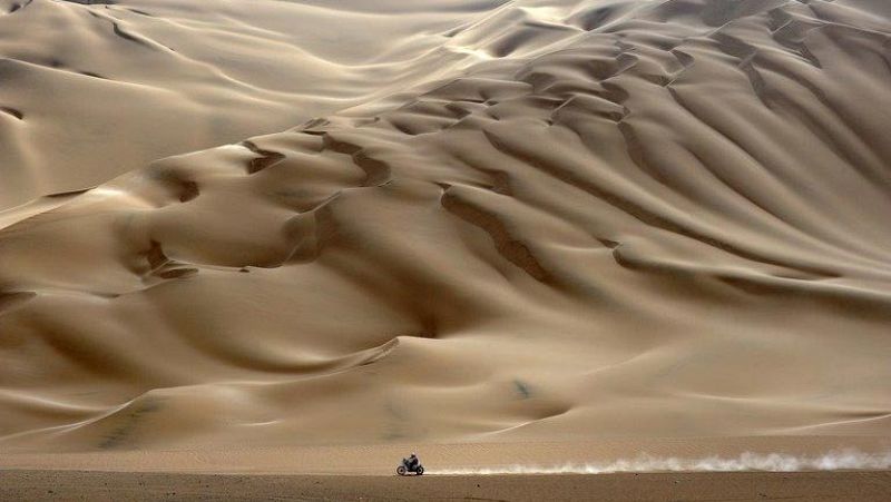 Desde el Lago Rosa de Senegal a las dunas del desierto de Perú, los pilotos del rally nos cuentan cuáles han sido su imagen inolvidable en el Dakar.