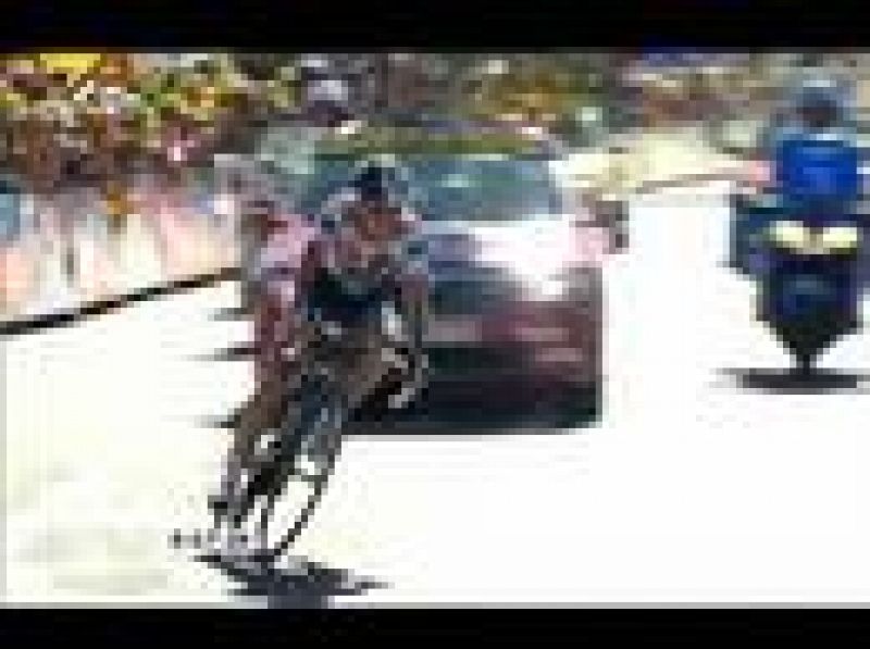 El ciclista madrileño Carlos Sastre ha dado un golpe de autoridad en el Tour de Francia tras ganar en el Alpe d'Huez tras escaparse en solitario.  