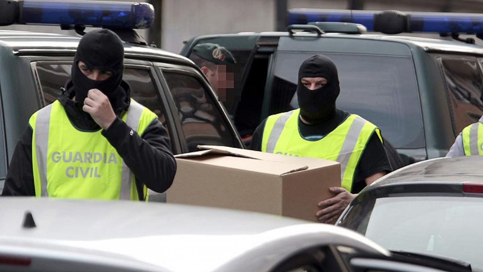 La Guardia Civil concluye el registro del despacho del senador de EH Bildu, que lo considera "ilegal" | Ver