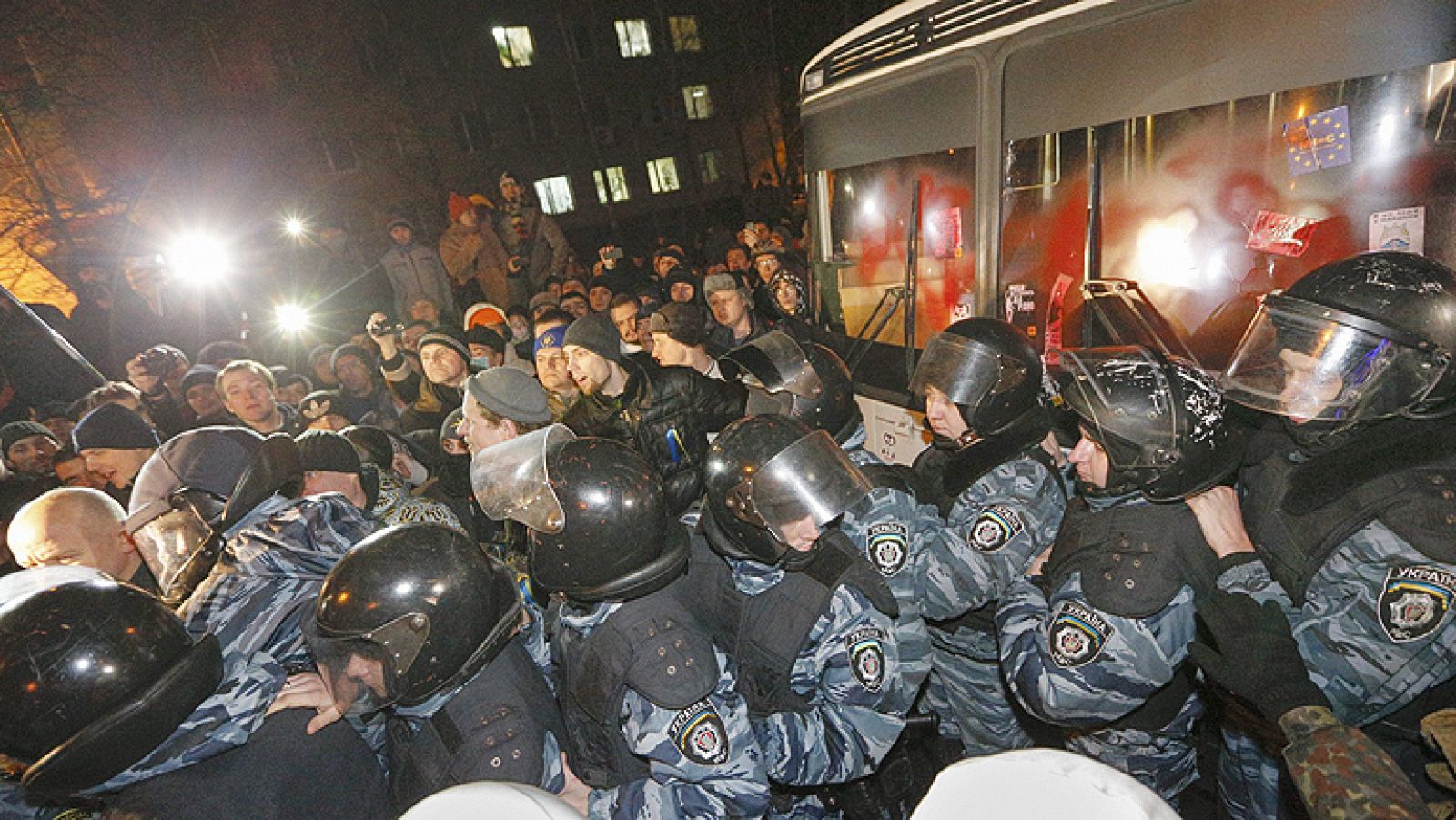 Telediario 1: Oleada de protestas en Ucrania | RTVE Play