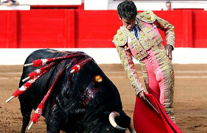 José Tomás corta una oreja en Santander