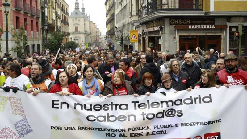 Trabajadores de Telemadrid se manifiestan en Madrid al cumplirse un año del ERE