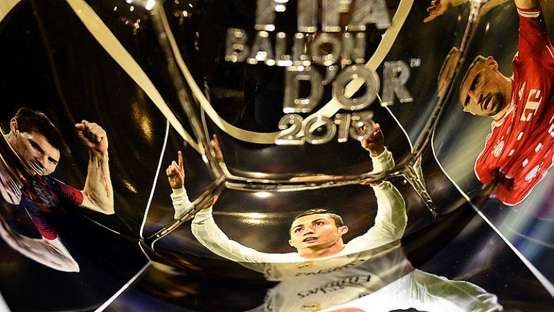 Después de muchos debates sobre quién debe ser el ganador, Zúrich ya está preparada para la gala que desvelará qué futbolista gana el Balón de Oro 2013: Ronaldo, Ribéry o Messi.
