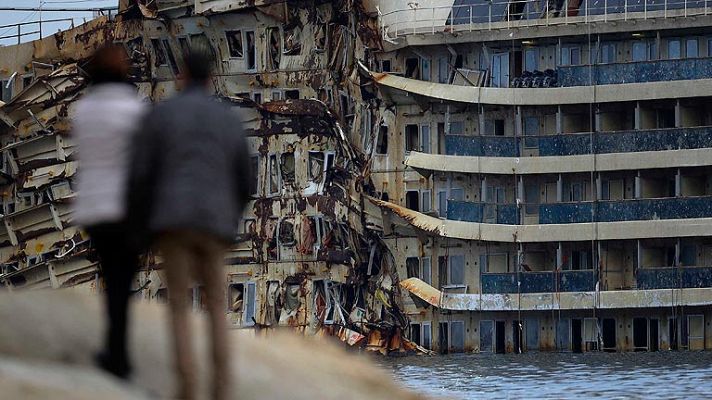 Telediario 1 - Naufragio del Costa Concordia