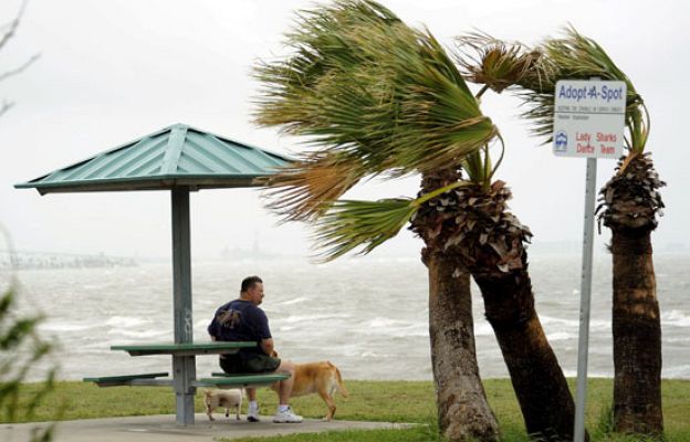  - 'Dolly' sacude el sur de Texas