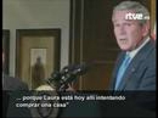  - Bush bromea con la crisis