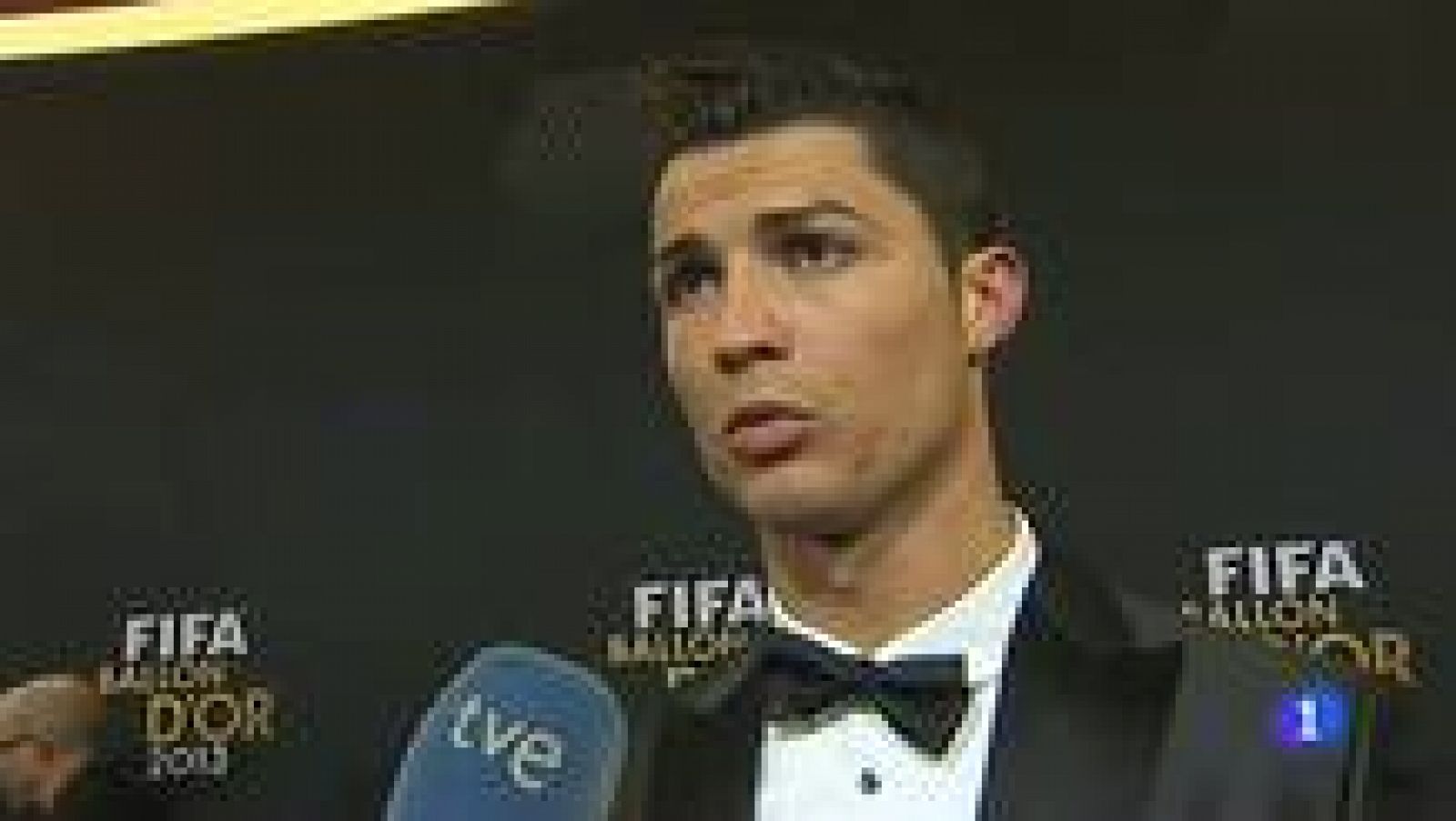Telediario 1: Cristiano se emociona tras recibir el Balón de Oro | RTVE Play