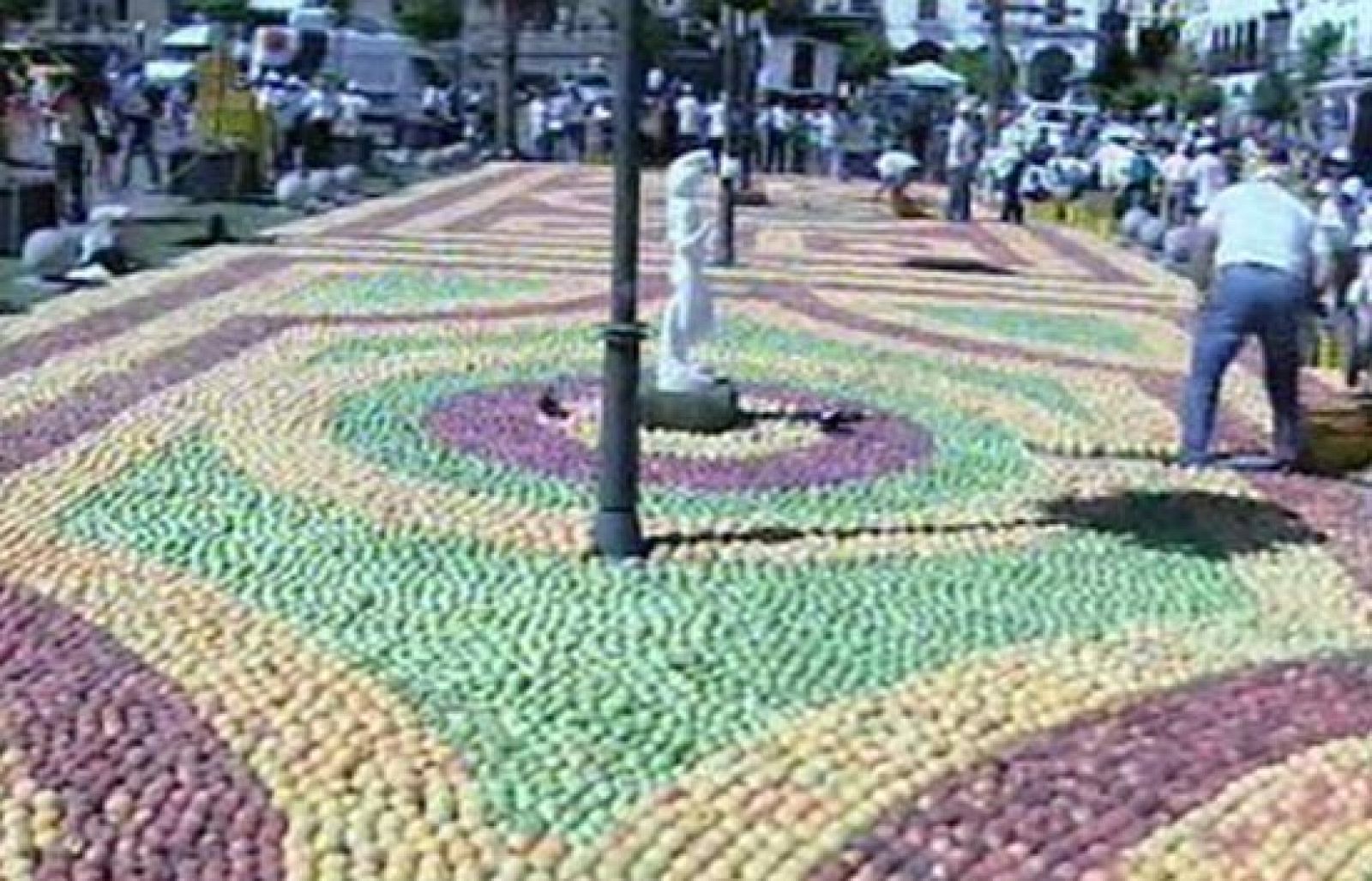 Mosaico de frutas por un precio justo de los productos agrícolas