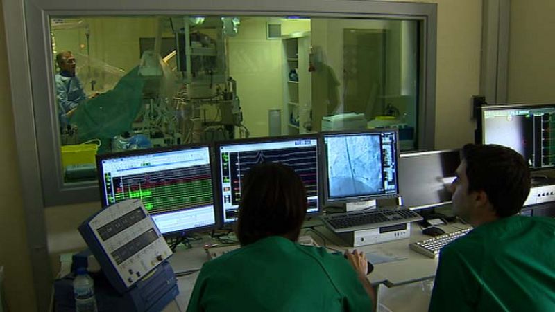 Los cardiólogos provocan un infarto para salvar una vida en un hospital de Madrid 