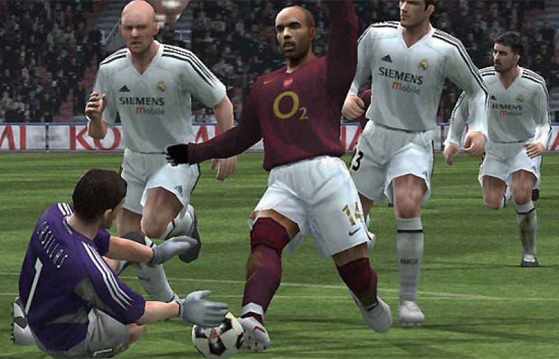 Pro Evolution Soccer, fútbol de sillón