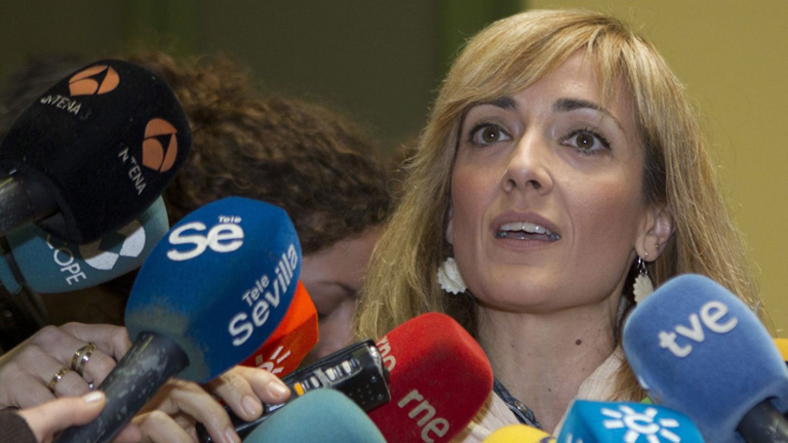 La tarde en 24h: Carmen Castilla: "No creo que haya que devolver ese millón ochocientos mil" | RTVE Play