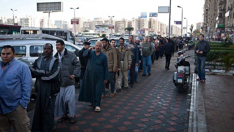 Los egipcios votan por segundo día en el referéndum para la nueva Constitución