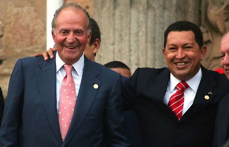 El Rey y Chávez hablarán