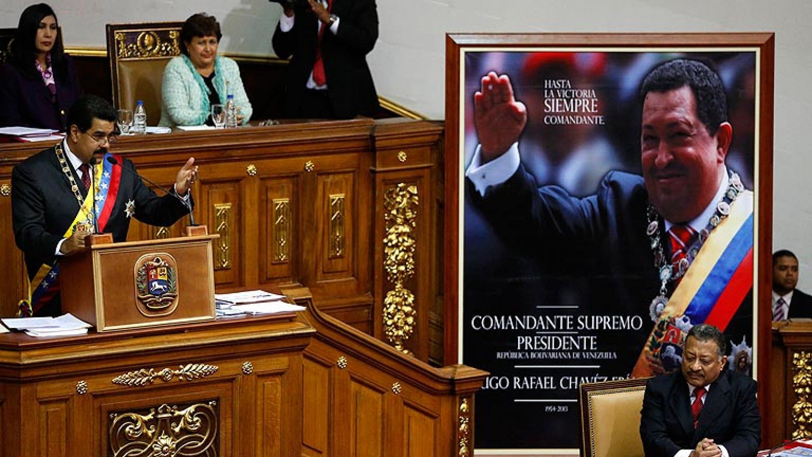 Maduro modifica su equipo económico y el sistema de control de cambios en Venezuela