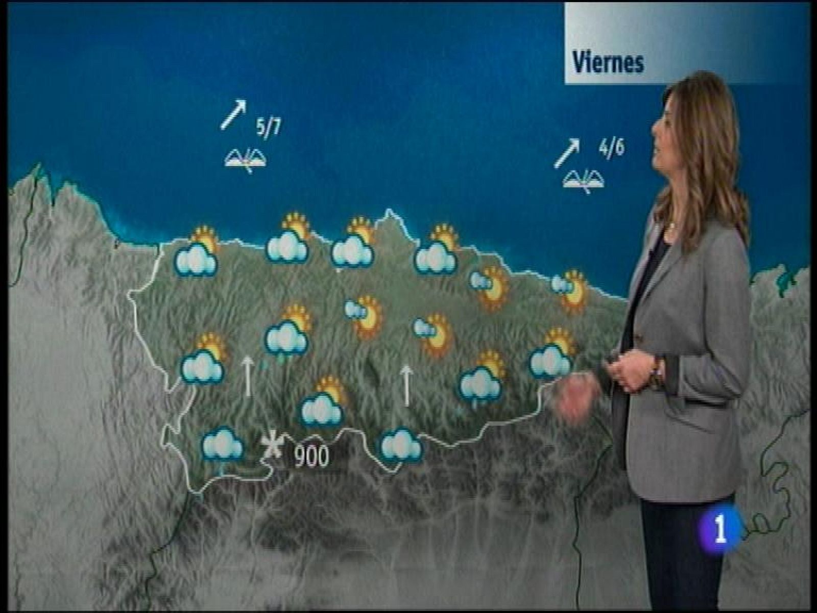  Mañana en Asturias estará muy nuboso, disminuyendo la nubosidad en el litoral a partir de la mañana; precipitaciones débiles o moderadas durante la madrugada y probables precipitaciones débiles en la cordillera y zona suroccidental durante el día. Cota de nieve en torno a 900 metros. Descenso ligero de las temperaturas; heladas débiles en zonas altas. Viento de suroeste de flojo a moderado, con intervalos de fuerte en la mitad occidental y zonas altas.