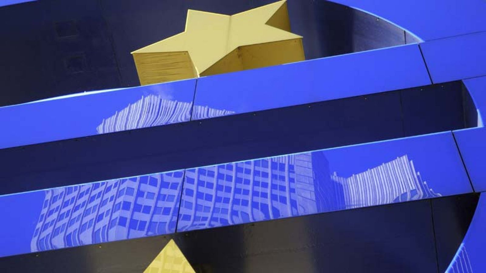 En el Parlamento europeo varios grupos piden la retirada de la reforma de la ley del aborto