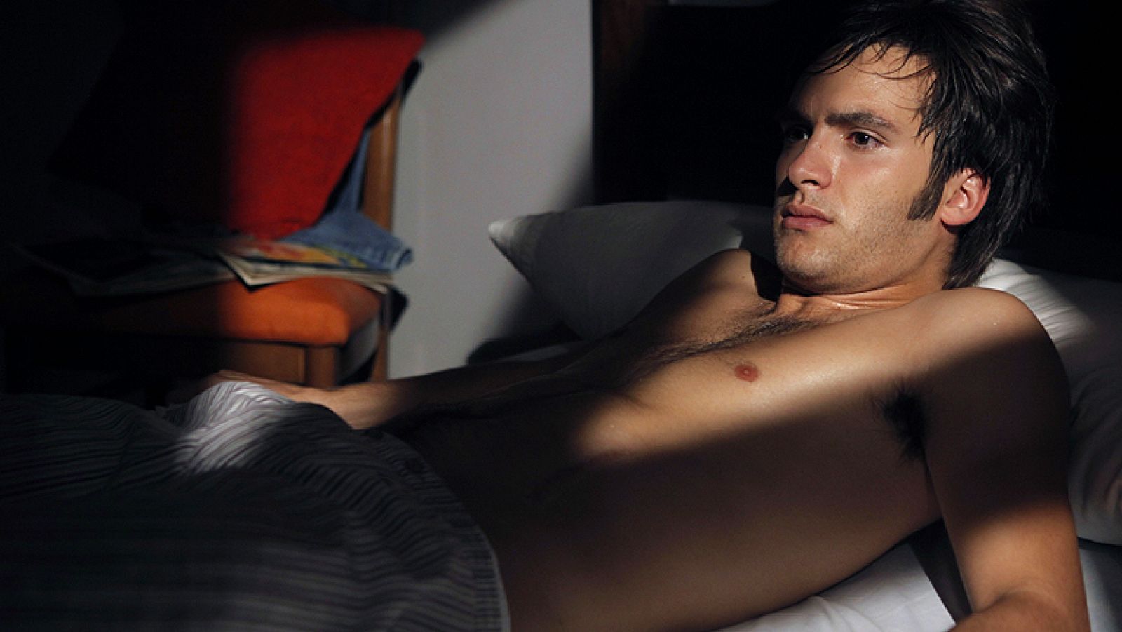 Cuéntame cómo pasó - ¿Se ha recuperado Carlos psicológicamente de su paso por la cárcel? (Cap.254) - Cuéntame cómo pasó | Ver