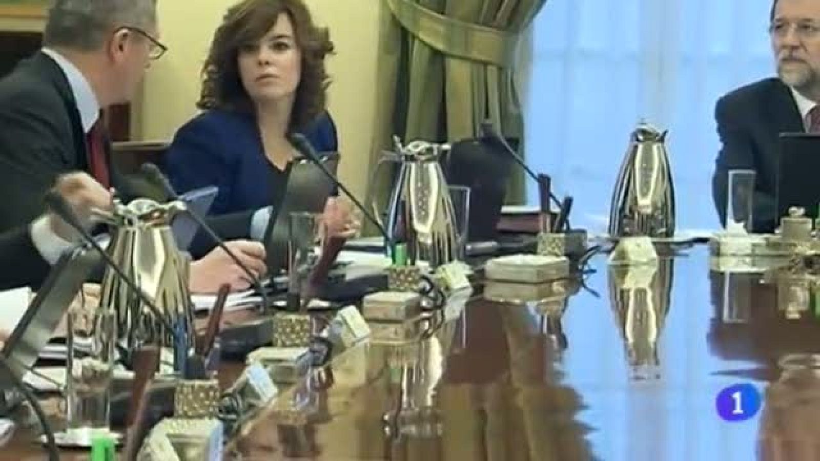  El Consejo de Ministros avanza para reducir los organismos públicos autonómicos. Satisfacción en el Gobierno de Navarra por la desaparición de los peajes en las carreteras guipuzcoanas. Osasuna se prepara para su desplazamiento a tierras andaluzas (17/01/2014)