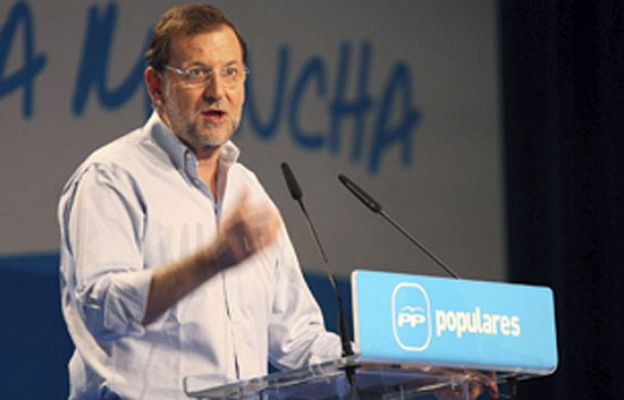 Rajoy pide a Chávez respeto