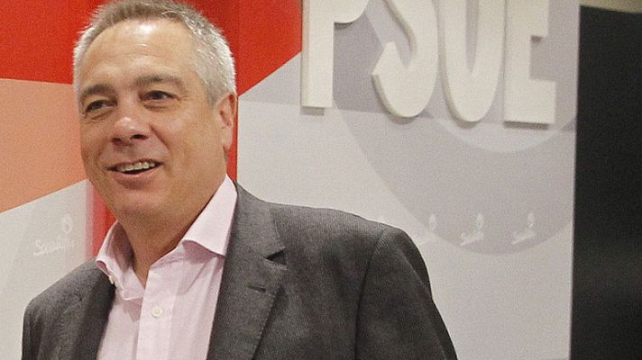 Informativo 24h - Pere Navarro emplaza a los diputados díscolos a ser honrados y renunciar al escaño