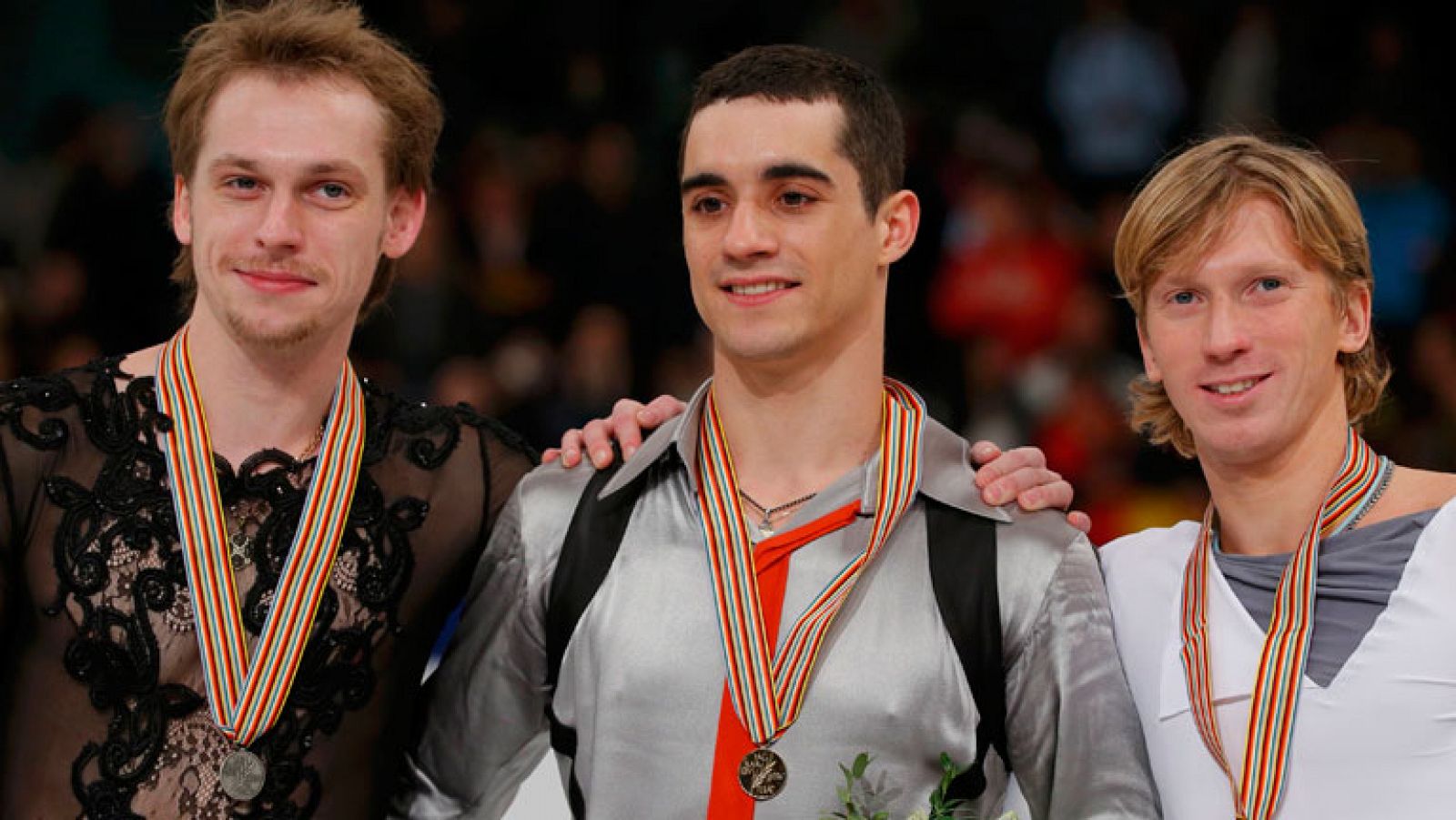 Javier Fernández recibe su medalla de oro | Ver
