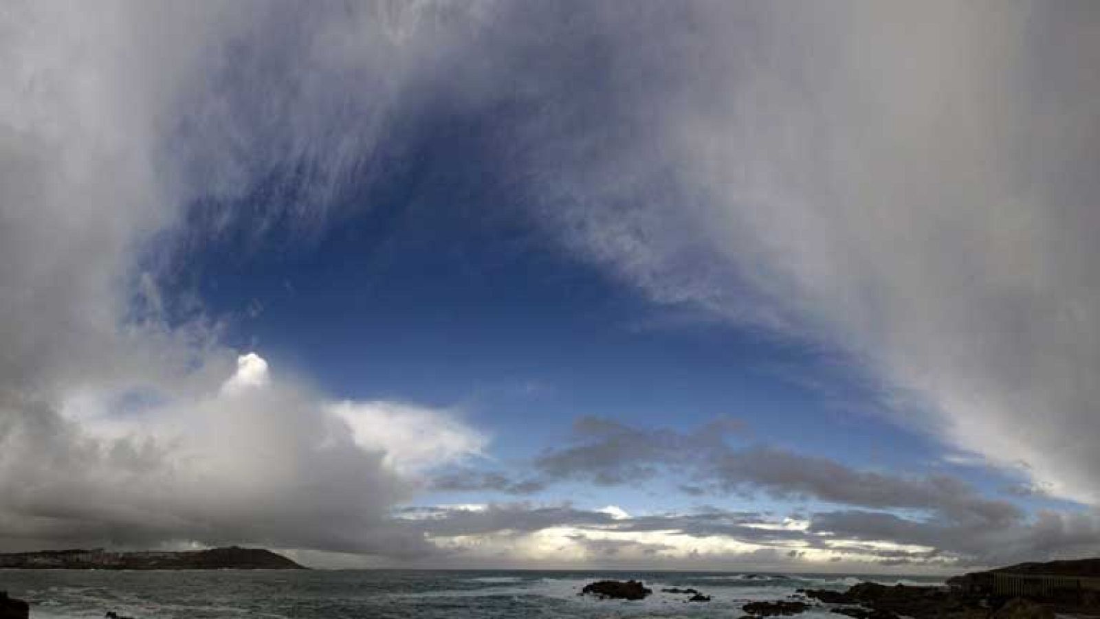 Viento fuerte con rachas muy fuertes en zonas de Canarias