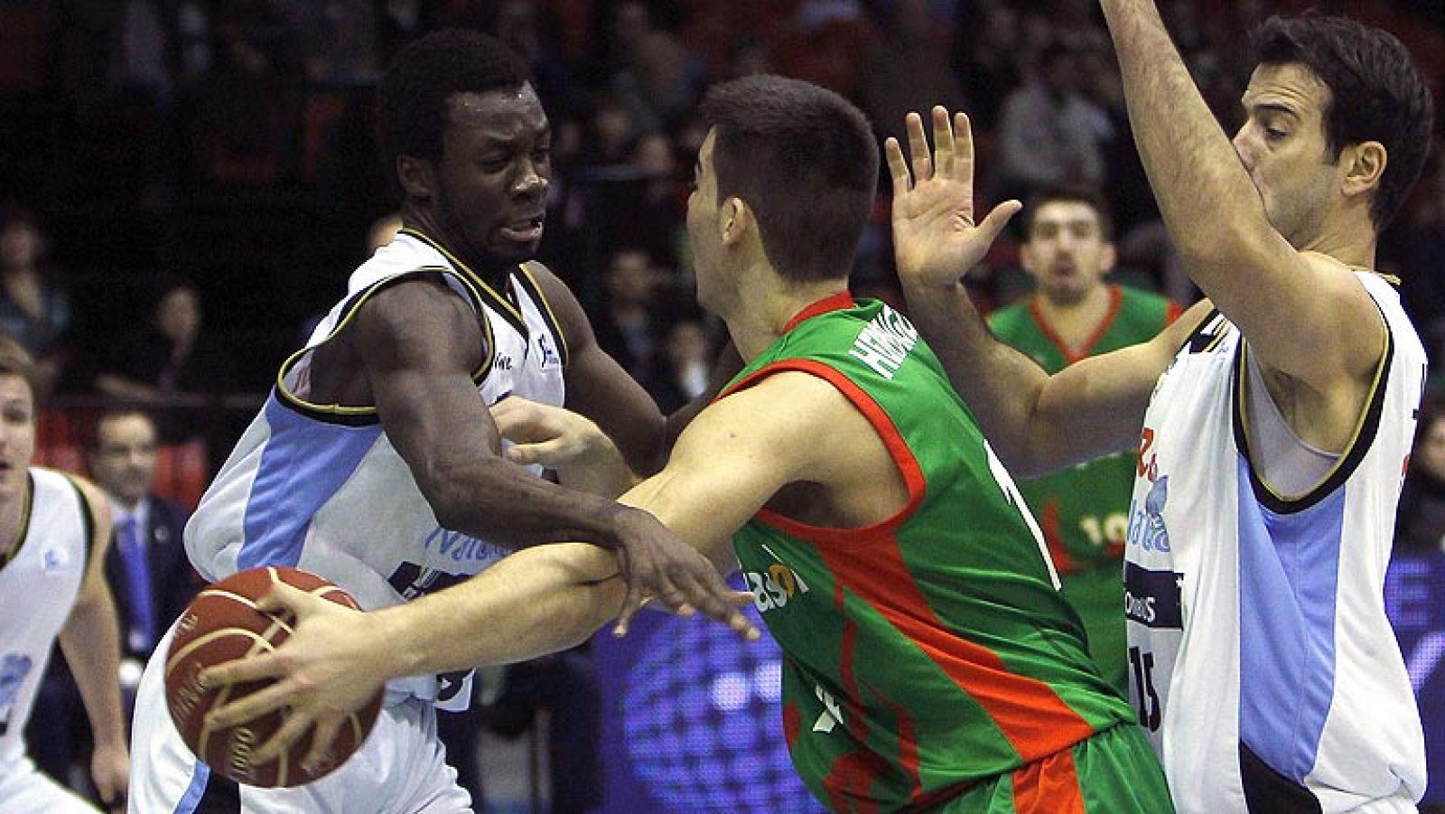 Baloncesto en RTVE: FIATC Joventut 65 - Cajasol 74 | RTVE Play